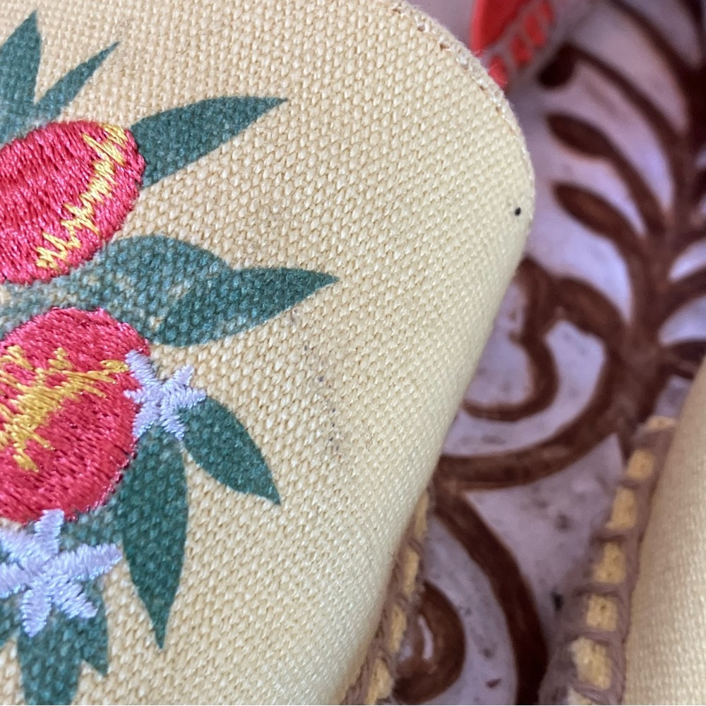 Talbots IZZY BRAID EMBROIDERED CANVAS ESPADRILLES 10M - Picture 11 of 11